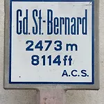 De L'hospice אורחן